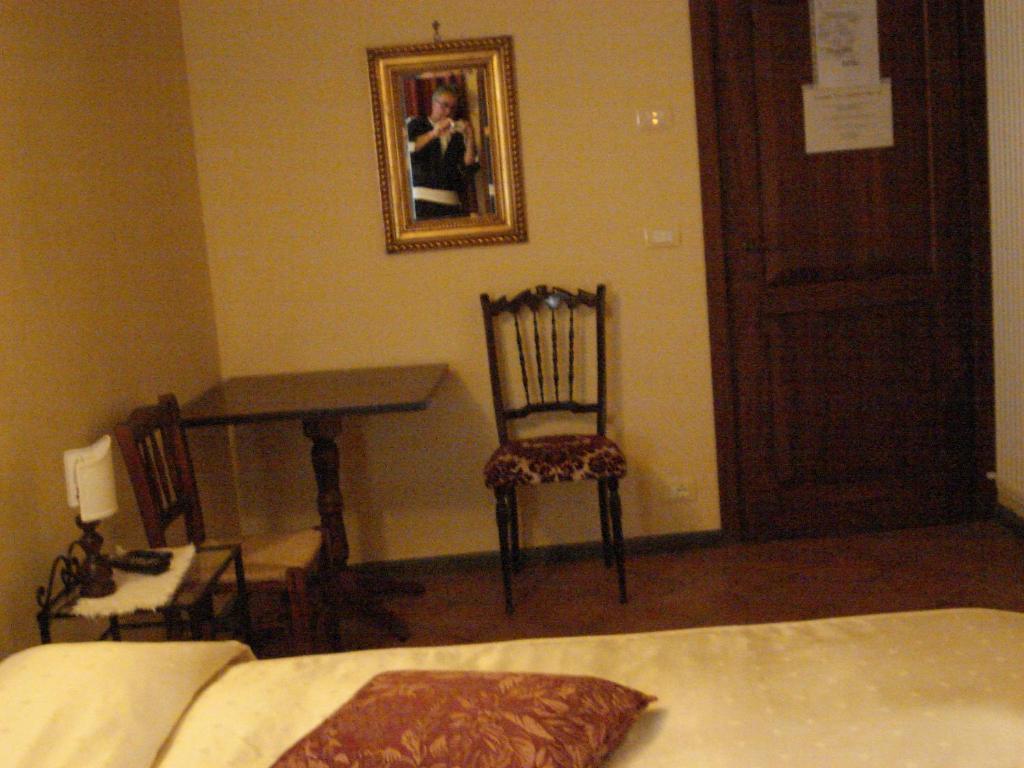La Campana D'Oro Hotel Beverino Cameră foto